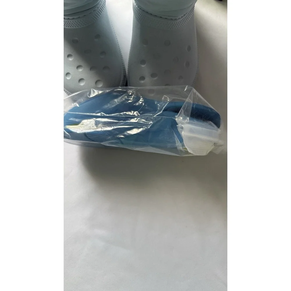Crocs Lil Girl Snow Boots GUC no Orig. Insoles Comes With New Ones .LT Blue Sz11